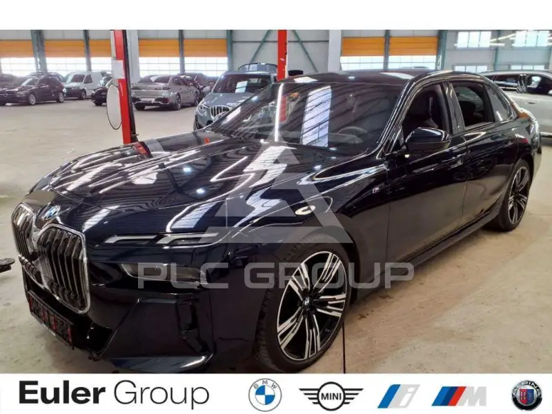 2025 BMW 740