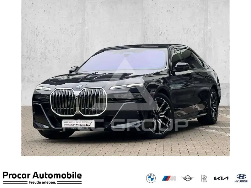 2025 BMW 740