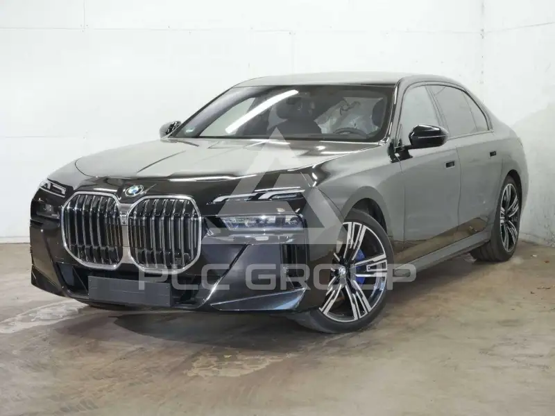 2025 BMW 740