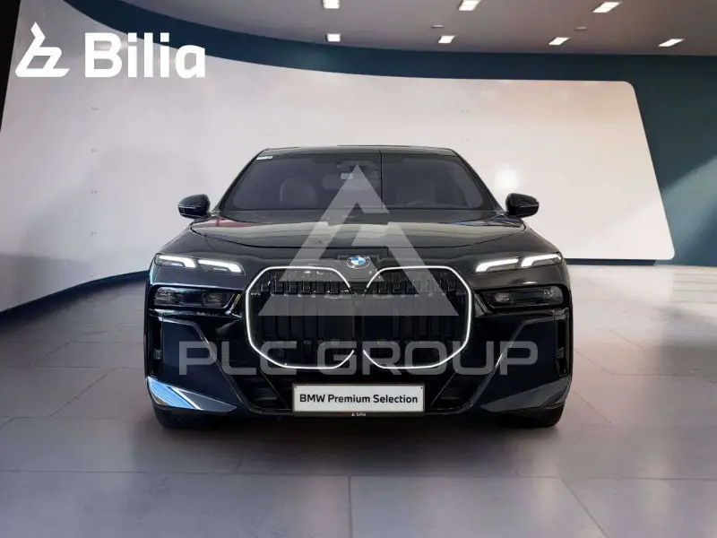 2025 BMW 740