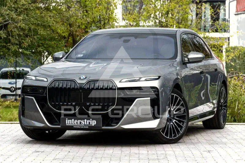 2025 BMW 740