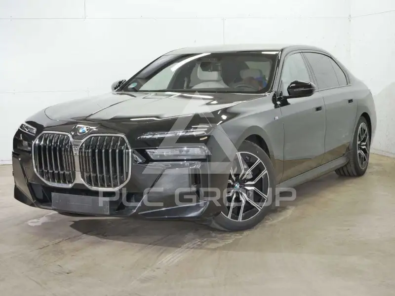 2025 BMW 740