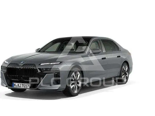2025 BMW 740