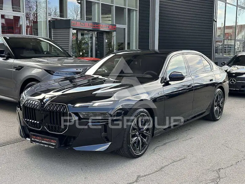 2025 BMW 740