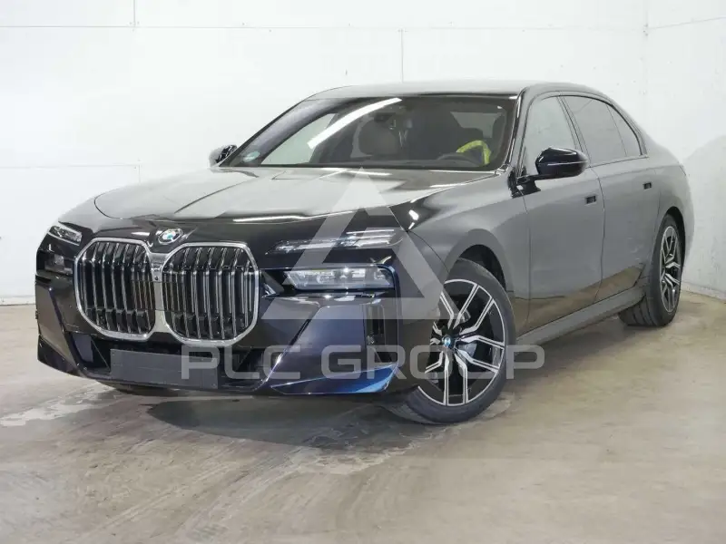 2025 BMW 740