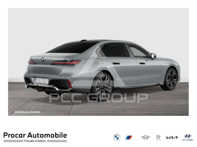 2025 BMW 740