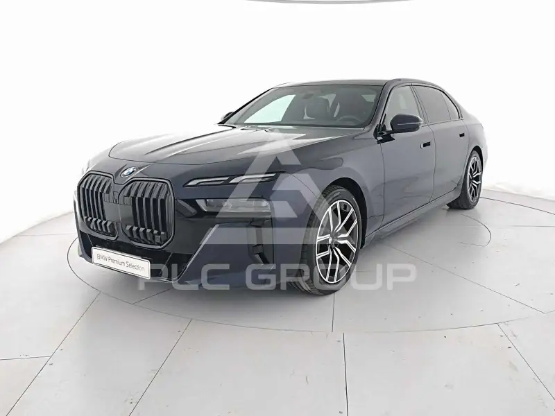 2025 BMW 740