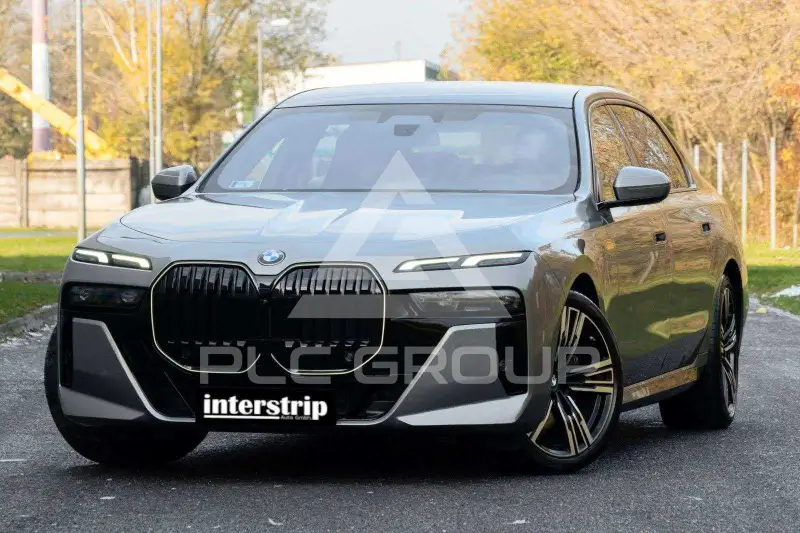 2025 BMW 740