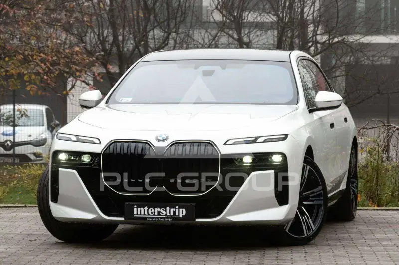 2025 BMW 740