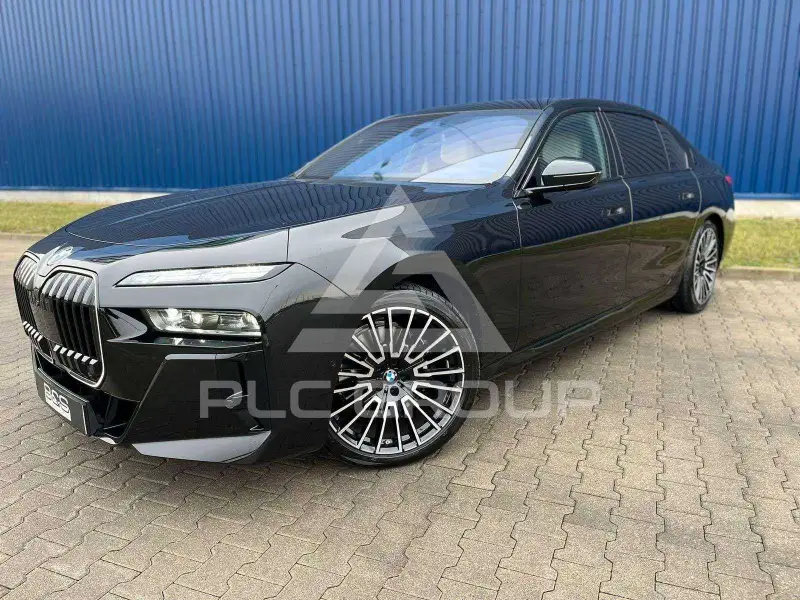 2025 BMW 740