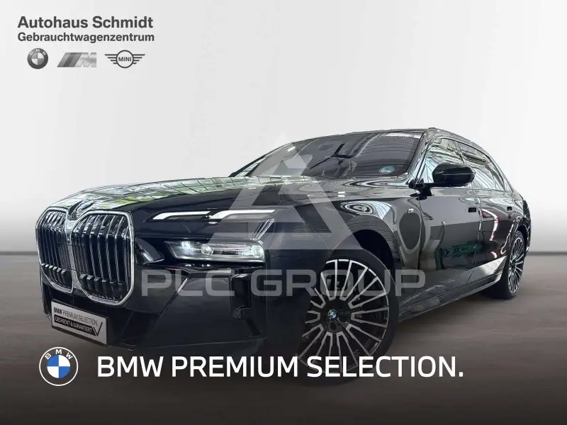 2025 BMW 740
