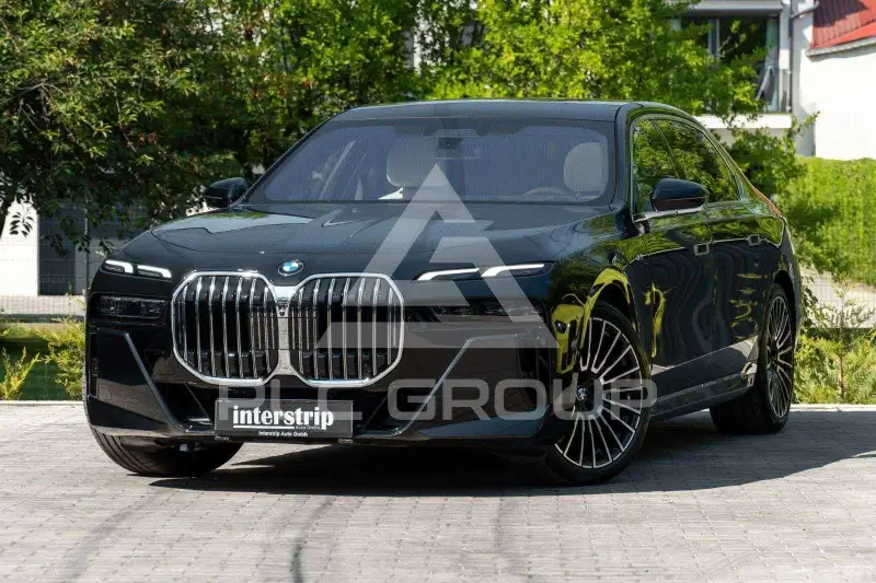 2025 BMW 740