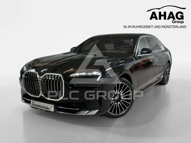 2025 BMW 740