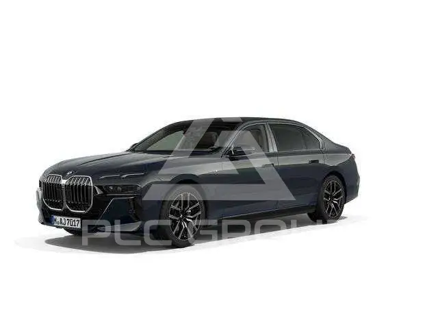 2025 BMW 740
