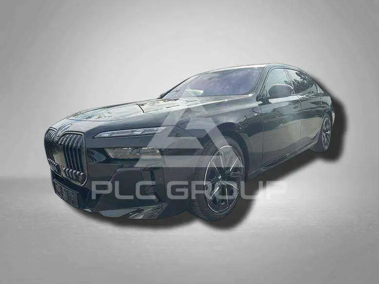 2025 BMW 740