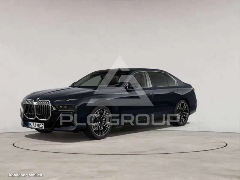 2025 BMW 740
