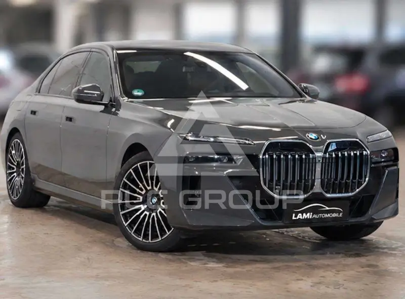 2025 BMW 740