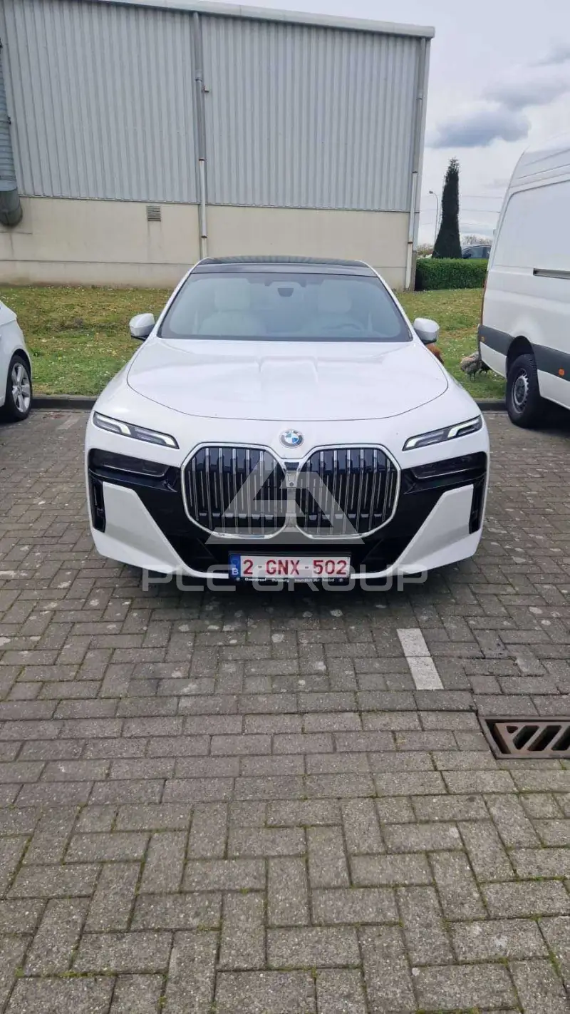 2025 BMW 740
