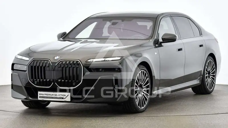 2025 BMW 740