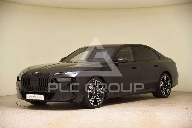 2025 BMW 740