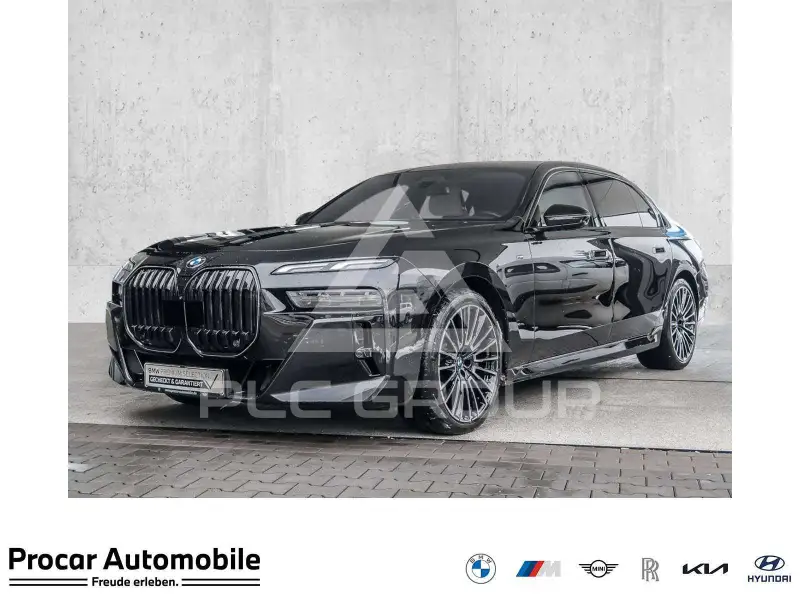 2025 BMW 740