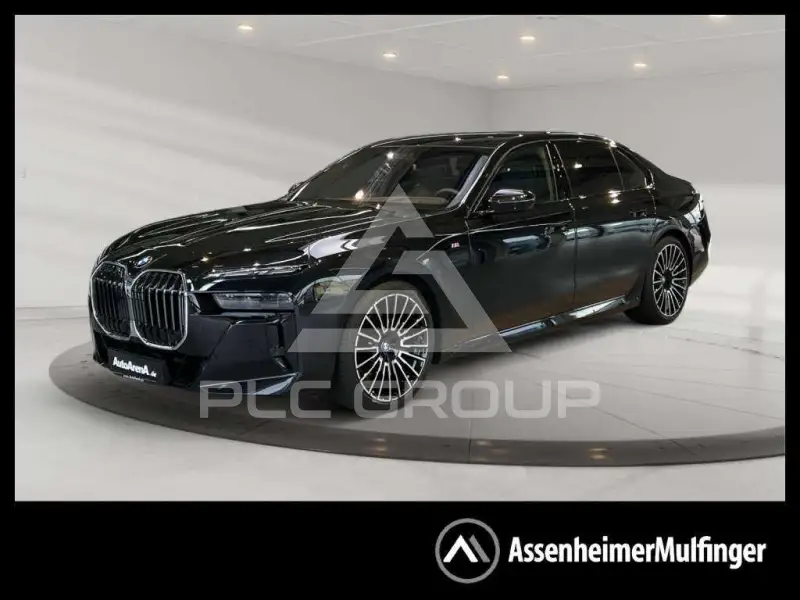 2025 BMW 740