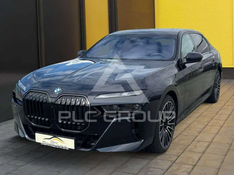2025 BMW 740