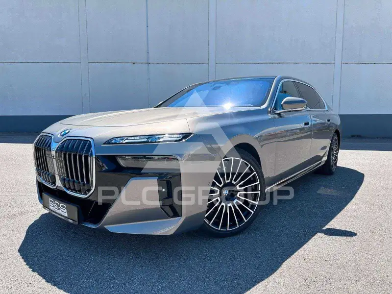 2025 BMW 740