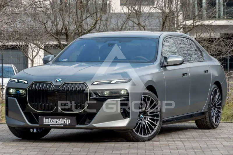 2025 BMW 740