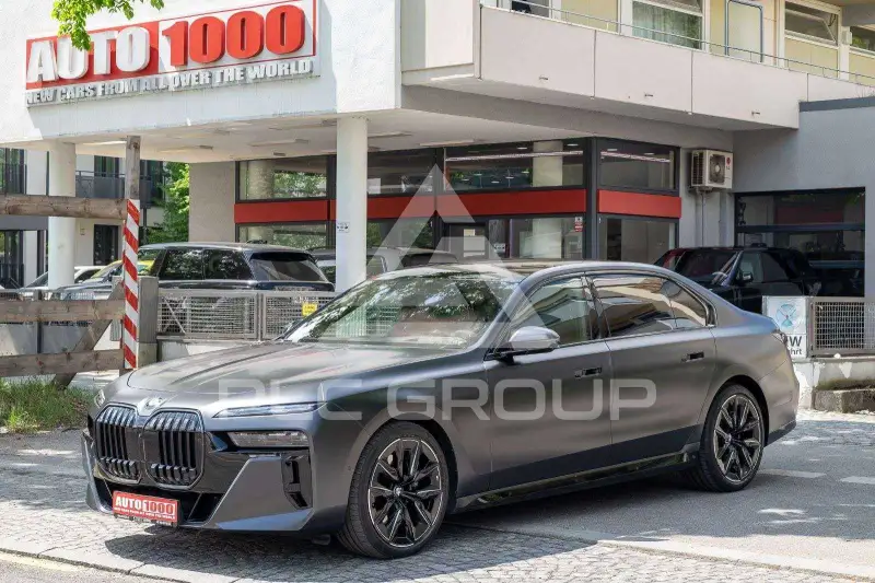 2025 BMW 740
