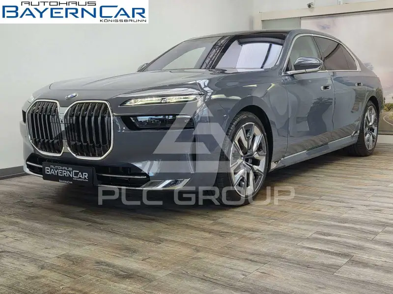 2025 BMW 740