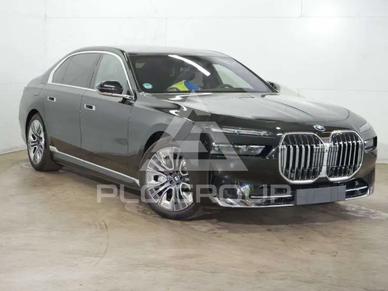 2025 BMW 750