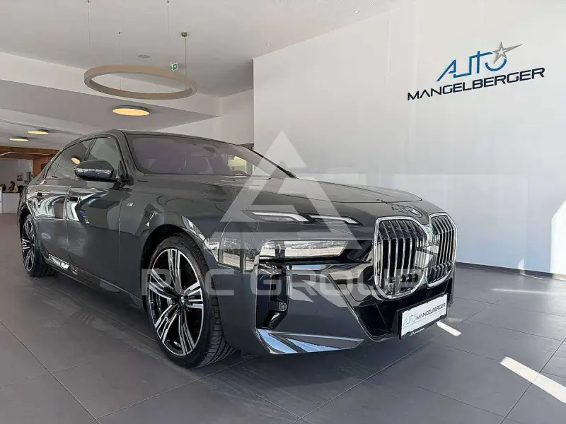 2025 BMW 750