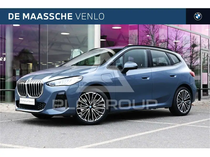 2025 BMW 230