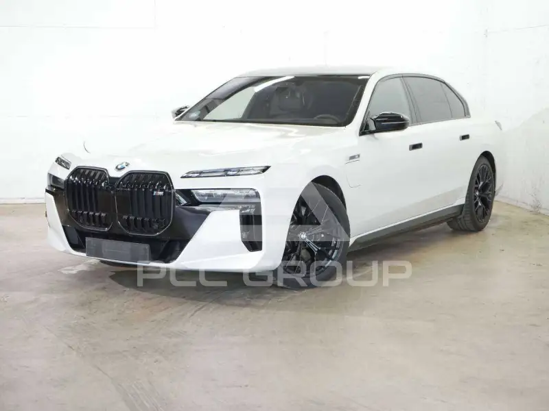 2025 BMW 760