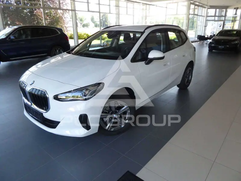 2025 BMW 220