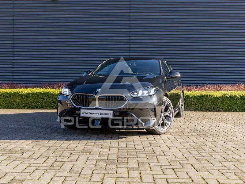 2025 BMW 220
