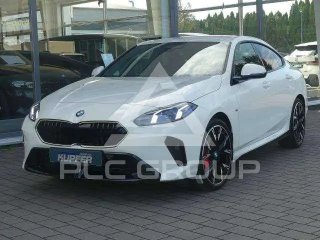 2025 BMW 220