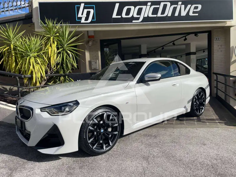 2025 BMW 220