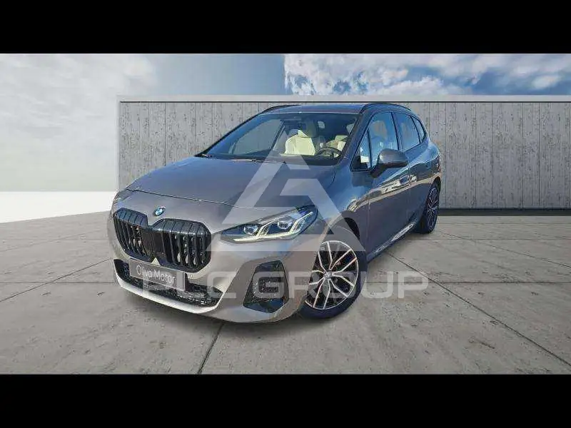 2025 BMW 220