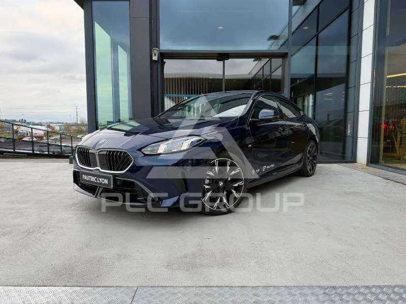 2025 BMW 220
