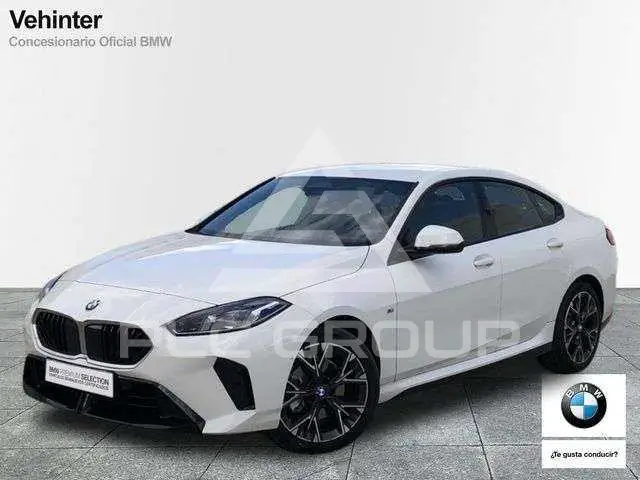 2025 BMW 220