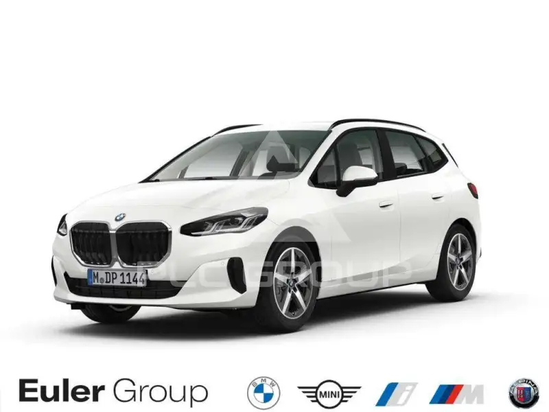 2025 BMW 220