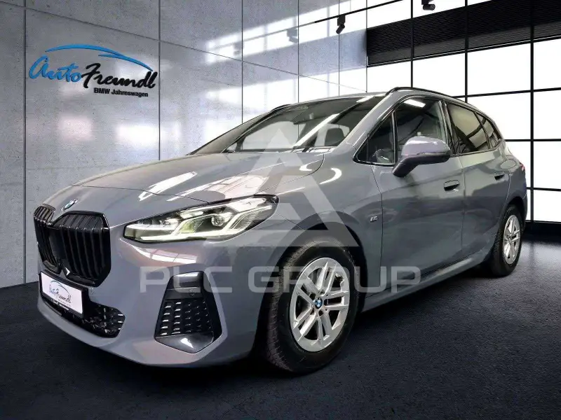 2025 BMW 220