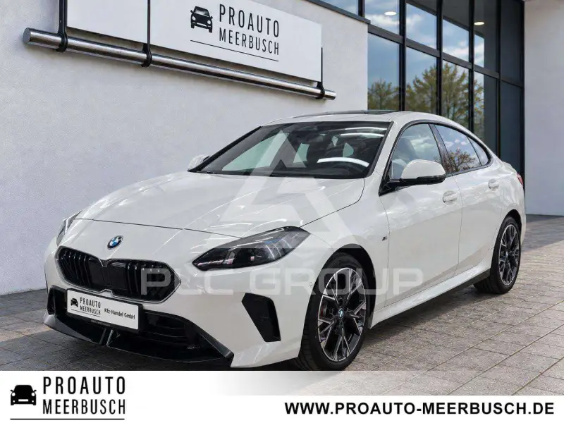 2025 BMW 220