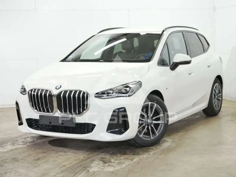 2025 BMW 220