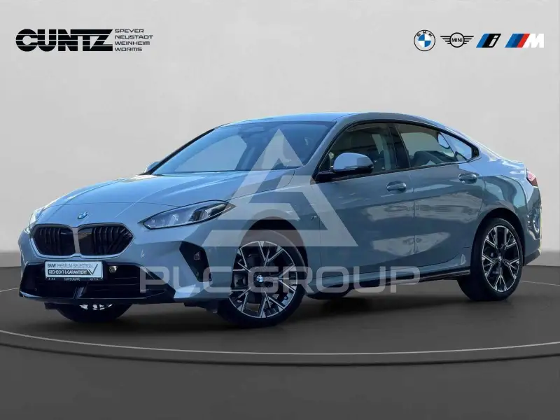 2025 BMW 220