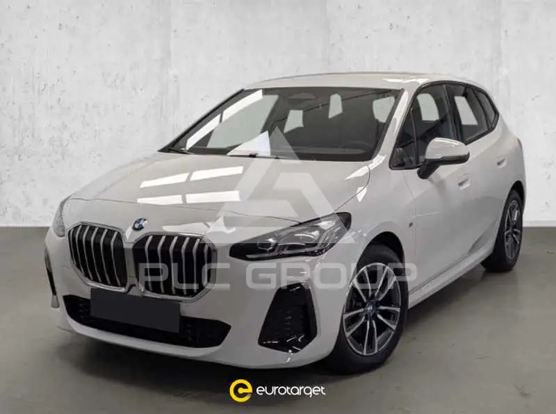 2025 BMW 220