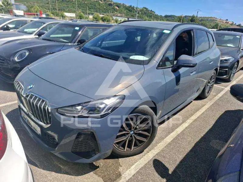 2025 BMW 220