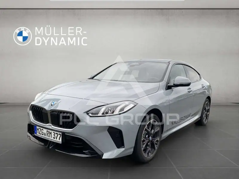 2025 BMW 220